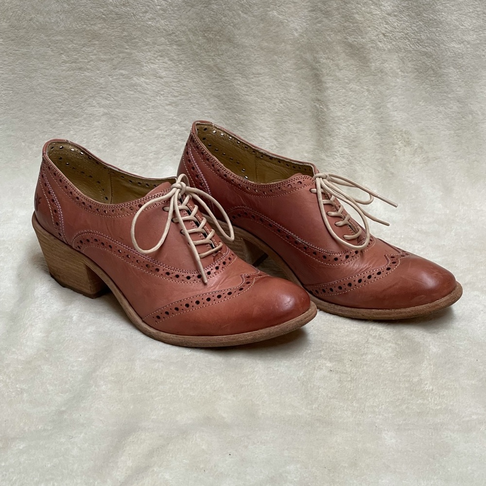 9.5 Frye Maggie Perf Dusty Rose